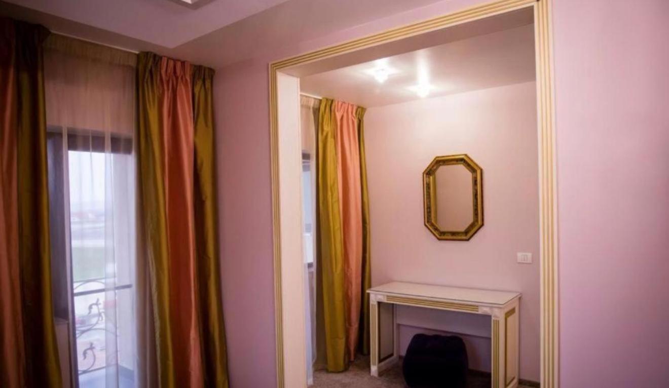 Hotel Goya Collection Targu Jiu Exterior photo