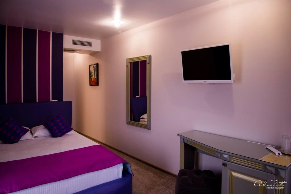 Hotel Goya Collection Targu Jiu Exterior photo