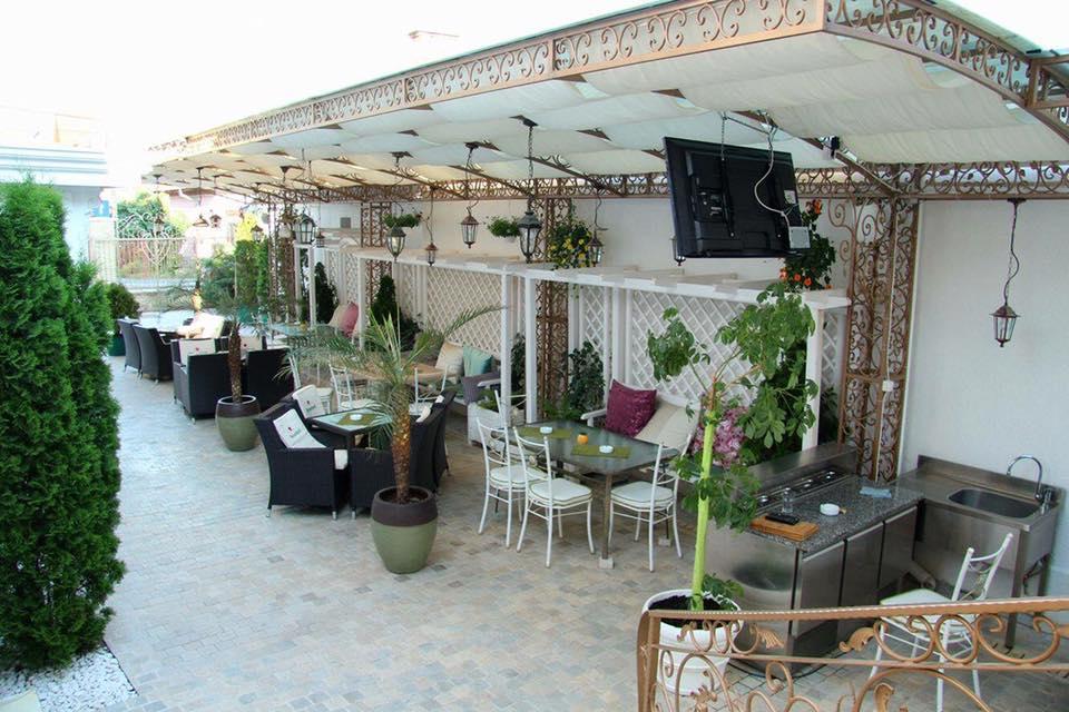 Hotel Goya Collection Targu Jiu Exterior photo